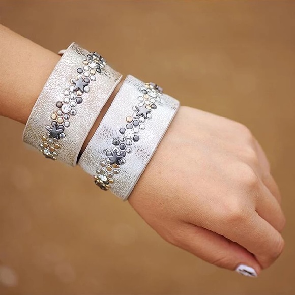 Vegan Leather Wrap Star Silver Cuff Bracelet - Picture 4 of 7